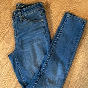 Universal Thread Women’s High Rise Skinny Jean NWOT size 2 (26)